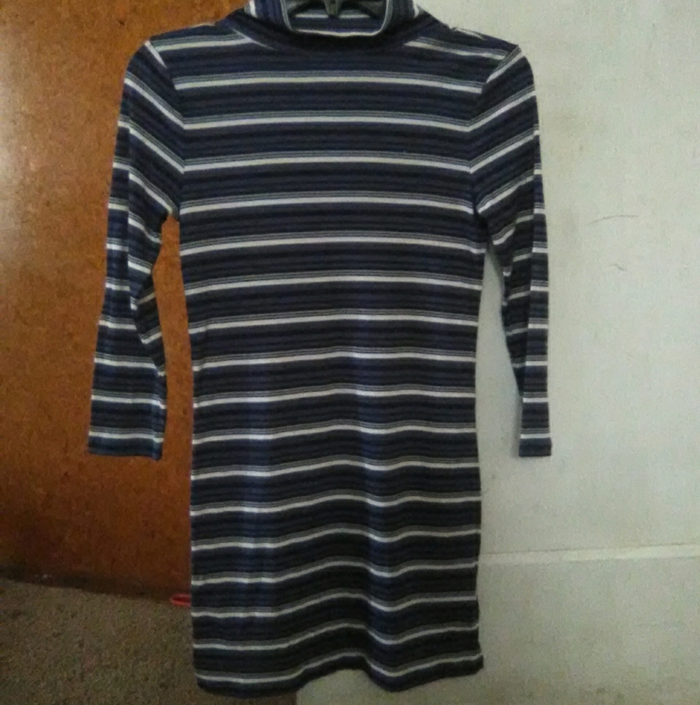 ❤️Girls cozy size 14 turtle neck sweater dress❤️